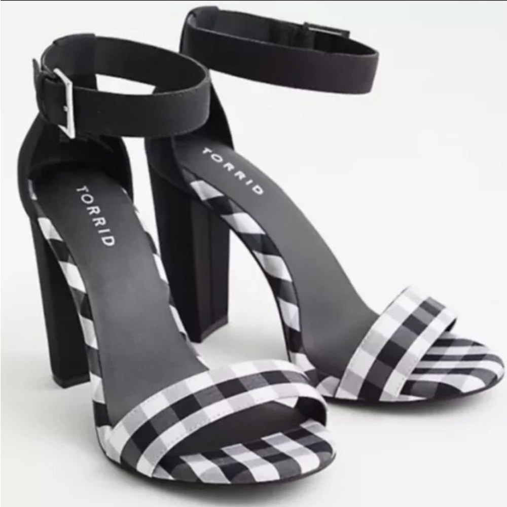Women’s Torrid 2 Strap Gingham High Heels. Black & White. Size 7WW. Cushion NWT